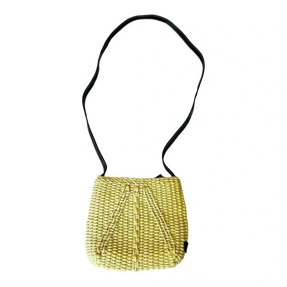 VINTAGE LIZ‎ CLAIBORNE WOVEN KNIT SHOULDER BAG PURSE TAN BEIGE Y2K BOHO - Picture 1 of 7